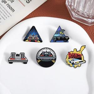 Broche Personalizado <span class=keywords><strong>de</strong></span> Aleación <span class=keywords><strong>de</strong></span> Zinc con Acabado en Níquel Negro, Diseño <span class=keywords><strong>de</strong></span> Coche DeLorean <span class=keywords><strong>de</strong></span> la Película 'A Través <span class=keywords><strong>del</strong></span> <span class=keywords><strong>Tiempo</strong></span>', para Mochila o Solapa - Product Image 3