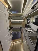 Camper de camionnette tout-terrain haute performance, maison mobile, aventure tout-terrain, caravane de voyage, camionnette personnalisée