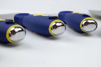 Grattoir à mastic à poignée bleue et jaune en acier au carbone de bonne qualité petit couteau à mastic en plastique