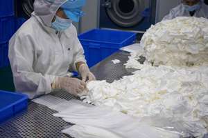 يونغشينغ 110gsm مزدوجة مختومة الوبر خالية من Guangdong ممسحة غرف الأبحاث بوليستر تنظيف صناعي ملابس المسح - Product Image 5