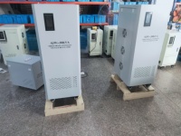 SJW penyetabil tegangan otomatis, tiga fase 380V Relay AC presisi tinggi 9KVA 15KVA 30KVA untuk industri rumah
