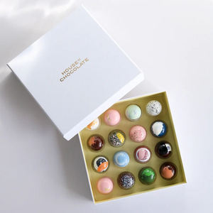 Emballages de luxe pour chocolats, dossiers rigides à fermeture magnétique, laminage mat fait main, écologiques, en gros, personnalisables avec gaufrage - Product Image 2