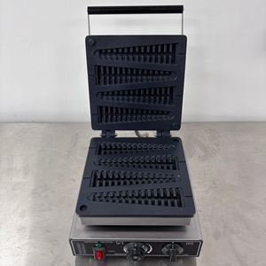 Machine à gaufres et crêpes en forme de sapin de Noël AK41 avec corps épaissi et chauffage rapide - Product Image 2