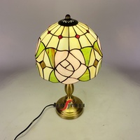   Lampe de bureau en verre teinté rose, soudée à la main, base en laiton, taille et couleur personnalisées, usine ODM
