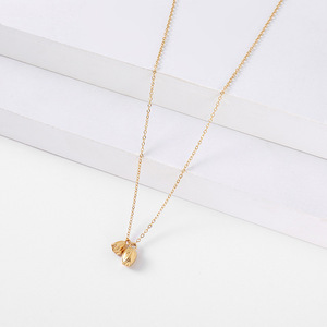 Collar con Colgante de Capullo y Vaina de Loto |   Acero Inoxidable con Baño de Oro PVD de 18K, Duradero, Resistente al Agua e Hipoalergénico |   Joyería Espiritual para Mujer - Product Image 4