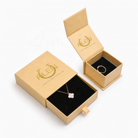 Boîte à bijoux rigide de style livre, logo doré de haute qualité, impression UV, fermeture magnétique pour boucles d'oreilles, emballage cadeau pour bijoux
