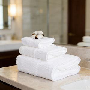 Serviettes de toilette blanches en coton 100% haute densité pour hôtels, spas, salons de beauté et centres de bien-être - Product Image 1