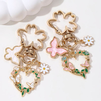 Gantungan Kunci Enamel Berbentuk Hati Kupu-kupu Bunga Cantik Modis, Gantungan Kunci Alami Musim Semi Serangga Tanaman yang Indah untuk Anak Perempuan, Hadiah yang Bagus