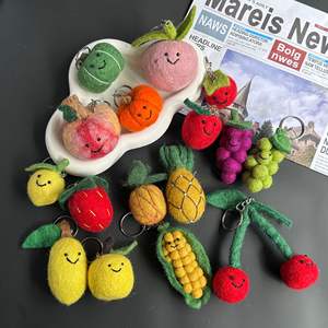 Porte-clés en feutre <span class=keywords><strong>de</strong></span> <span class=keywords><strong>laine</strong></span> pour fruits et légumes, mini jouets en peluche 3D, fraise, avocat, citrouille, raisin, citron, légumes, breloques, mignon - Product Image 3