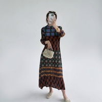 Robe Midi Plissée Géométrique Tissée Haut de Gamme Style Miyake Automne 2026 pour Femme – Modèle Élégant et Ample, Tendance Mode Pudique