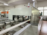 Machine de découpe et de poinçonnage entièrement automatique pour rails de stores (supérieur et inférieur), équipement de traitement de rails de rideaux en aluminium servo-assisté