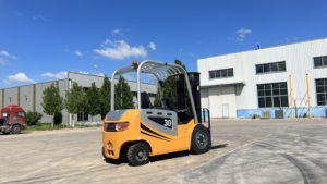 Montacargas Eléctrico MightyCargo CPD30 Nuevo, Llantas Sólidas, Mástil de Dos Etapas, 4WD, Uso en Interiores, Precio Bajo - Product Image 6