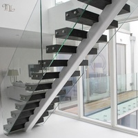 Escalier flottant Tanlong Central Stringer en chêne avec éclairage LED intégré, marches en bois à risers ouverts, balustrade en verre, escalier minimaliste