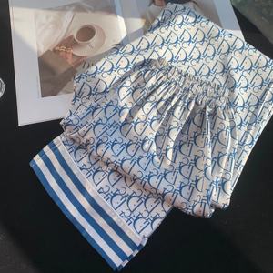 Ensemble de vêtements de nuit en satin de soie de haute qualité pour femmes à manches courtes - Product Image 4