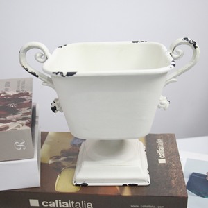 Maceta de hierro fundido estilo americano de Dezun Home Furnishings, cuadrada, con acabado envejecido, para decoración del hogar. - Product Image 3