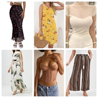 Nouvelle vente de liquidation de vêtements, hauts décontractés, robes, t-shirts, shorts, vêtements pour femmes, lot de vêtements mixtes, vêtements mixtes bon marché pour femmes