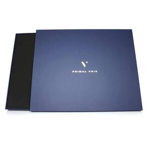 Boîte cadeau en carton rigide avec couvercle et base amovibles, personnalisable avec logo, pour vêtements et chemises - Product Image 1
