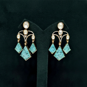 Pendientes colgantes de moissanita 08901, pendientes de latón chapados en oro con corte esmeralda para mujer, joyería para bodas y fiestas. - Product Image 1