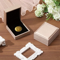 Boîte de présentation de pièces de monnaie personnalisée, boîte de rangement rectangulaire en cuir PU imitation avec intérieur en velours, boîte à médailles