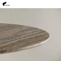 Tostone Table de salle à manger élégante ronde en travertin gris argent-Tables en pierre rondes à pieds coniques pour les salles à manger sophistiquées