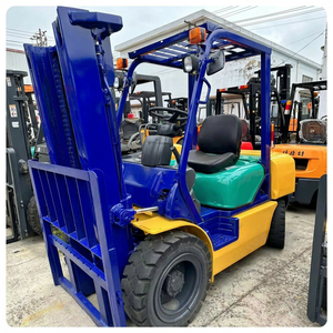Montacargas Usado de Alta Calidad, Marca Japonesa Komatsu FD30, 3 Toneladas, Motor Diésel, 4x4, Neumáticos Sólidos, para Terreno Accidentado, en Venta - Product Image 1