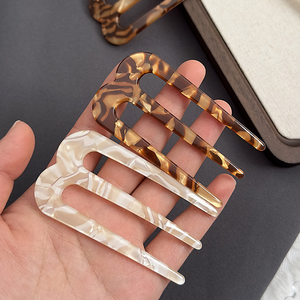 Elle partage peigne acétate trois dents tête de boule plat en forme de U <span class=keywords><strong>dieu</strong></span> épingle <span class=keywords><strong>à</strong></span> cheveux peignes <span class=keywords><strong>à</strong></span> cheveux simples pour les femmes pour les fêtes personnaliser - Product Image 4