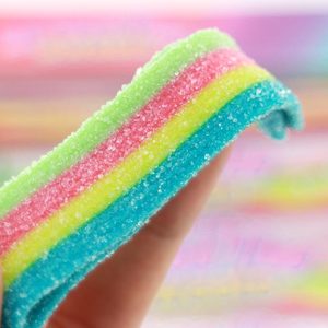 Ligne de <span class=keywords><strong>ruban</strong></span> Halal sucre sucré enrobé <span class=keywords><strong>arc</strong></span>-<span class=keywords><strong>en</strong></span>-<span class=keywords><strong>ciel</strong></span> long bonbons gommeux aigre doux bonbons à mâcher - Product Image 5