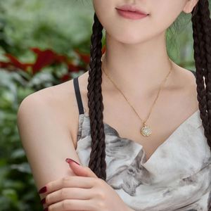Collier pour femme Dylam Classic Design, style chinois, argent S925, rhodié, plaqué or 18 carats, pendentif nuage, jade Hetian. - Product Image 5