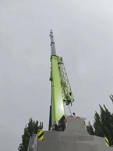 מנוף נייד ZTC700V562 בעל כושר הרמה של 70 טון, מנוף בנייה להרמת כבישים, גשרים, שדות נפט, כרייה, מוכן לייצוא - Product Image 2