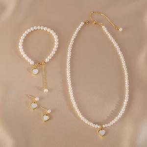 Ensemble collier, bracelet et boucles d'oreilles en perles d'eau douce naturelles en forme de cœur de pêche, coquille de papillon blanc, bijoux fins, cadeau pour petite amie - Product Image 1