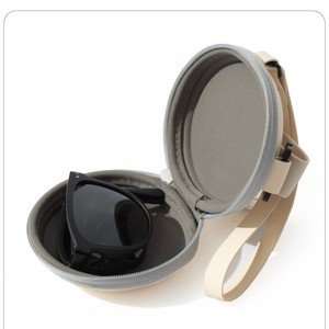 Gafas de sol cuadradas plegables con montura completa UV400, unisex, protección solar, estuche incluido - Product Image 5