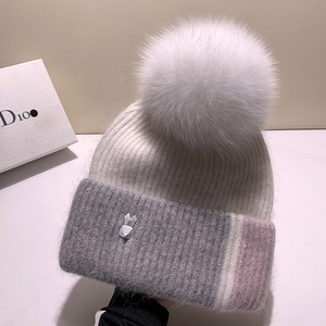 <span class=keywords><strong>Bonnet</strong></span> en tricot acrylique angora de luxe de qualité supérieure avec <span class=keywords><strong>pompon</strong></span> <span class=keywords><strong>amovible</strong></span> en vraie fourrure de renard véritable et manchette rayée - Product Image 4