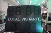 Tableau d'affichage numérique de basket-ball portable sans fil couleur unique 1000x600mm tableau de bord LED de football de football personnalisé pour l'extérieur