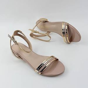 नए वसंत और ग्रीष्मकालीन क्रॉस-बॉर्डर मोटी-हेल्ड रोमन सैंडल फैशनेबल जूते कम-हील्ड सैंडलल्स लेडी के लिए - Product Image 3