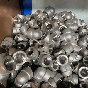 Raccords forgés en acier A105 DN25 classe 3000 de 2 pouces, filetage NPT, TEE, peinture résistante à la corrosion - Product Image 5