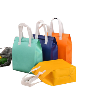 Sacs à emporter personnalisés en coton perlé non tissé avec poignée Flexiloop pour hamburgers, restauration rapide, thé au lait, traiteur, pain - Product Image 1