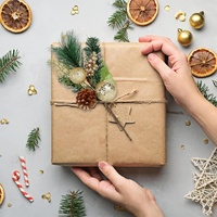 Vente flash - Bouquet de fleurs de Noël scintillant en or, rouge baie, vert et pomme de pin, décoration de couronne