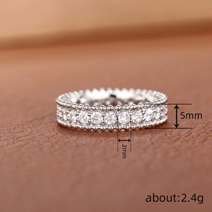 Anello con Design Geometrico, Anello Classico da Donna - Product Image 4
