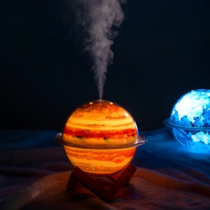 Humidificateur d'air ultrasonique Planet en gros pour la maison, le bureau, l'hôtel, la chambre à coucher, avec lumière d'ambiance colorée et veilleuse, idéal comme cadeau - Product Image 1