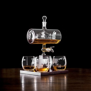 Decantador <span class=keywords><strong>de</strong></span> whisky <span class=keywords><strong>de</strong></span> vino <span class=keywords><strong>de</strong></span> vidrio transparente <span class=keywords><strong>de</strong></span> borosilicato <span class=keywords><strong>de</strong></span> 1000ml, juego <span class=keywords><strong>de</strong></span> barco con 4 vasos, juego <span class=keywords><strong>de</strong></span> decantador Premium para whisky - Product Image 4