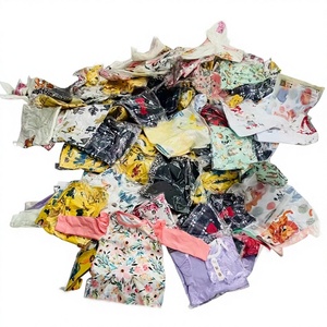 Lotes de excedentes de ropa de marca para niños y bebés: Frogsuit, monos, vestidos, peleles, conjuntos de ropa unisex de verano de algodón y elastano - Product Image 1