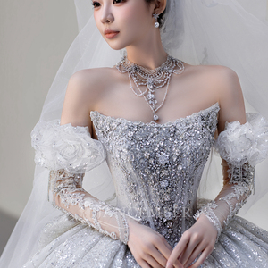 Robe de mariée sirène ultra-longue Lsgz05 Jancemebr, blanche romantique, avec appliques de dentelle sur toute la surface et perles brodées, décolleté cœur - Product Image 4