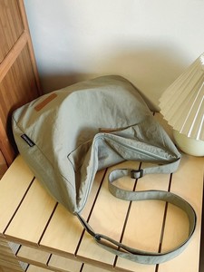 2025 của phụ nữ thường <span class=keywords><strong>Tote</strong></span> Túi công suất lớn Trọng lượng nhẹ nylon dây kéo đóng cửa Polyester tất cả các trận đấu Crossbody Vai Túi tất cả - Product Image 4