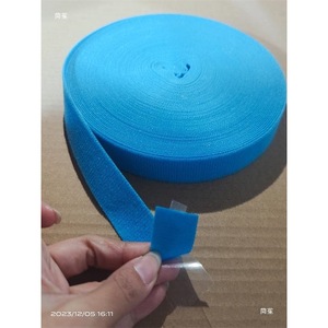 Attelle orthopédique avec sangle Velcro de 2,5 cm de largeur et 25 m de longueur pour la fixation et le soutien des orthèses - Product Image 3