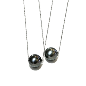 Collar de Perlas Elegante con Perlas Tahitianas de 9-10mm, Redondas, Negras y Cadena de Oro Pulido de 18K - Product Image 1