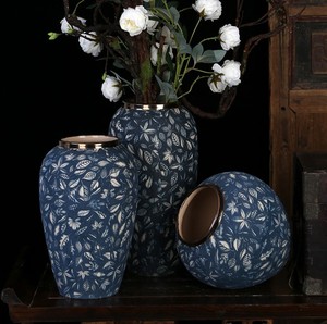 Vaso in ceramica con Desktop dorato vaso blu modello di disegno a mano cinese di lusso unico - Product Image 2