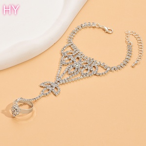 Bracelet à clous de style bohème, sexy et brillant, pour femme, motif gant, tendance transfrontalière Europe et Amérique - Product Image 3