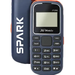 2024 Nieuwe 32 + 32Mb Dual Sim Kaart 1050Mah Mobiele Telefoon Stand-By Lage Prijs Mini Size Feature Telefoon Met Groot Toetsenbord