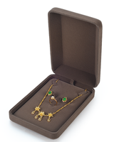 Boîte à bijoux carrée en velours de haute qualité, logo personnalisé OEM, boîtes pour boucles d'oreilles, colliers, bagues
