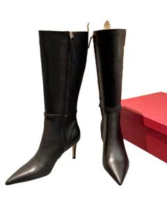 Colección Invierno 2024: Botas Altas de Cuero Genuino para Mujer, con Hebilla Decorativa y Punta en Pico, Estilo Madden - Product Image 4
